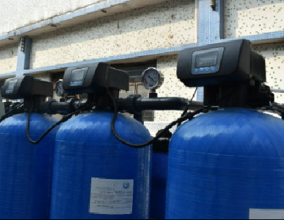 เครื่องกรองน้ำ RO เชิงพาณิชย์ 500LPH PLC เครื่องกรองน้ำ