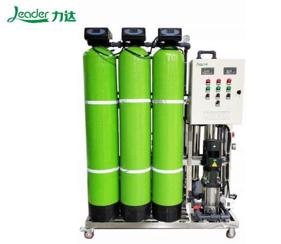 500 ลิตรต่อชั่วโมงระบบกรองน้ำระบบ Reverse Osmosis น้ำยาปรับผ้านุ่มสำหรับดื่มอุตสาหกรรมทางการแพทย์