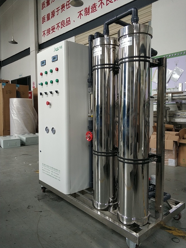 ระบบออสโมซีสทางกลับที่ผ่านกันได้อย่างมีประสิทธิภาพ 5.0KW ปริมาณการไหลของพลังงาน 2000 LPH