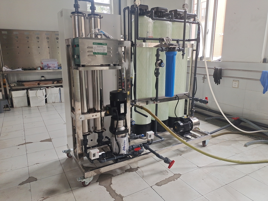Single Pass 500LPH โรงบำบัดน้ำ OEM Ro ระบบกรองน้ำ